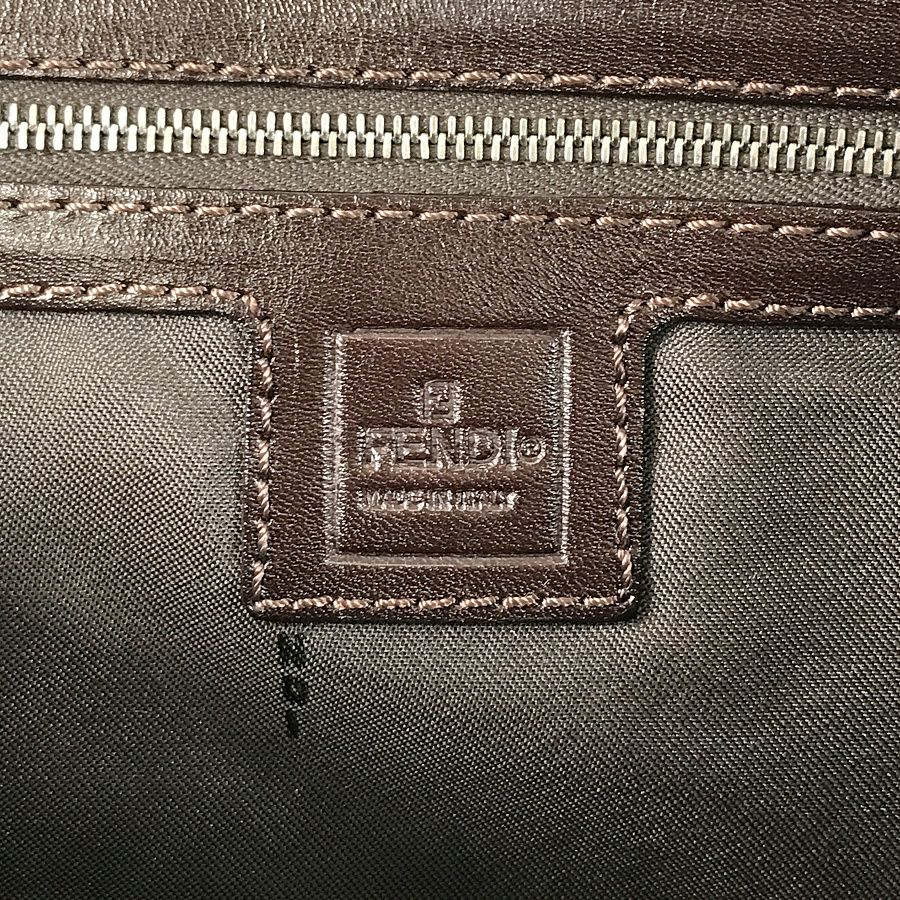 フェンディ ショルダーバッグ