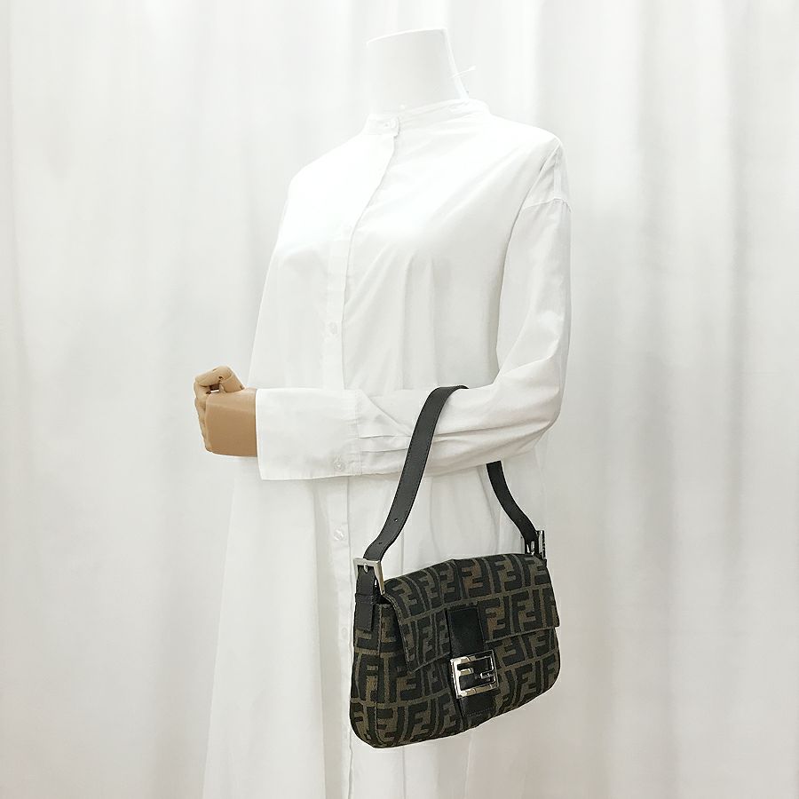 フェンディ ショルダーバッグ