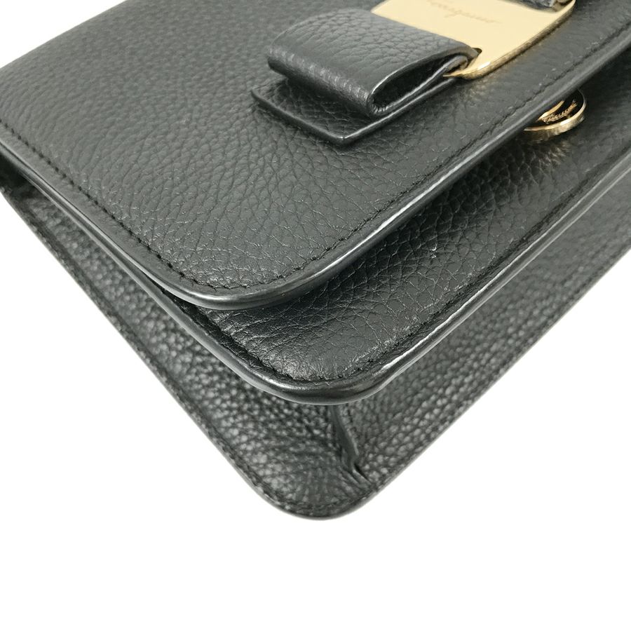 サルヴァトーレフェラガモ ショルダーバッグ