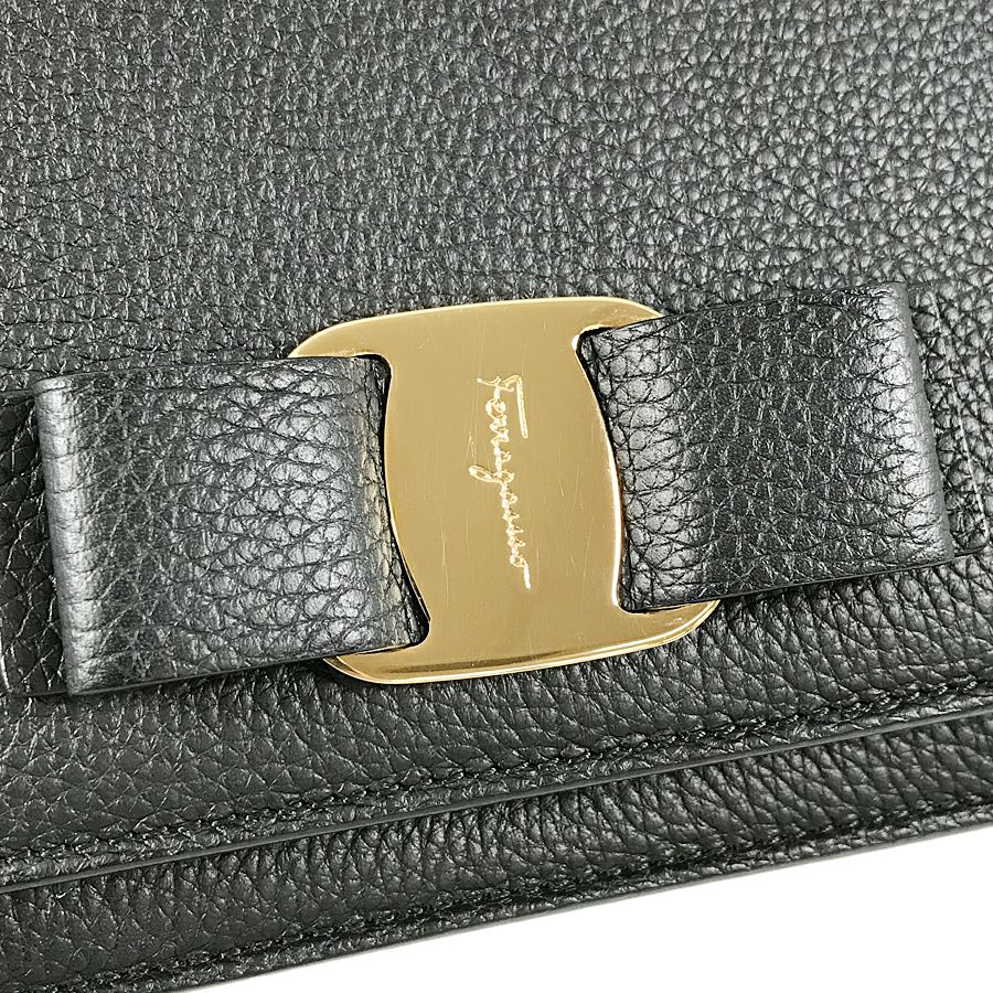 サルヴァトーレフェラガモ ショルダーバッグ