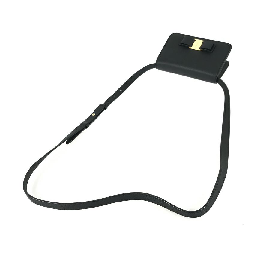 サルヴァトーレフェラガモ ショルダーバッグ