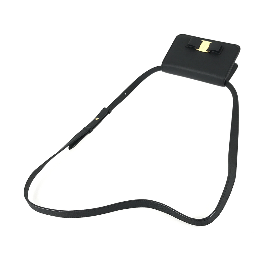 サルヴァトーレフェラガモ ショルダーバッグ