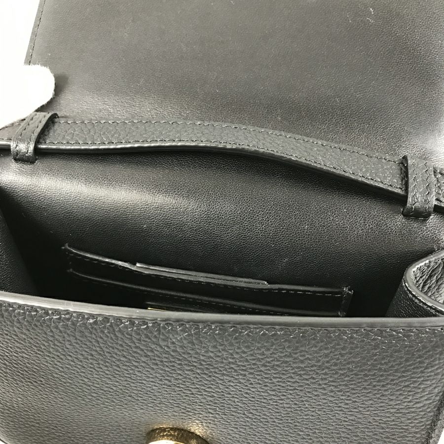 サルヴァトーレフェラガモ ショルダーバッグ