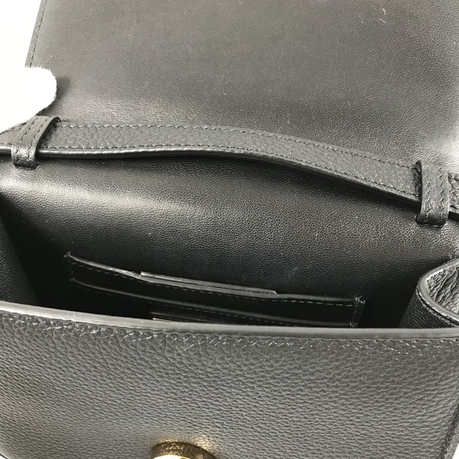 サルヴァトーレフェラガモ ショルダーバッグ