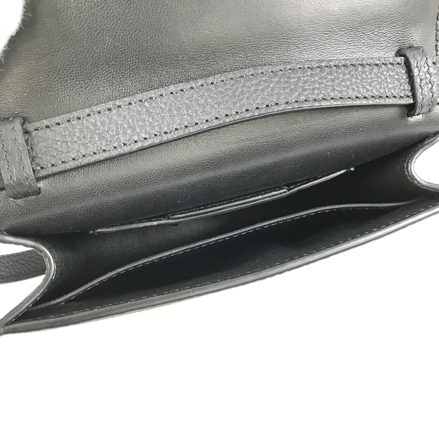 サルヴァトーレフェラガモ ショルダーバッグ