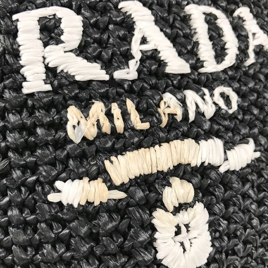 プラダ ハンドバッグ