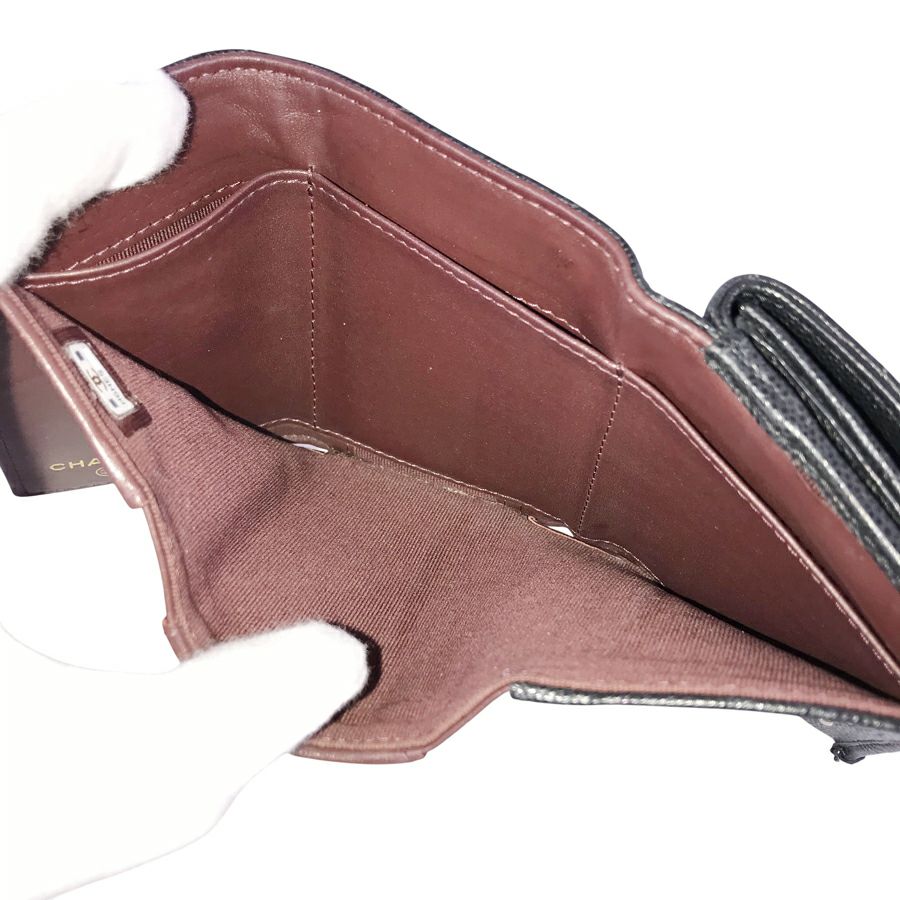 シャネル 三つ折り財布