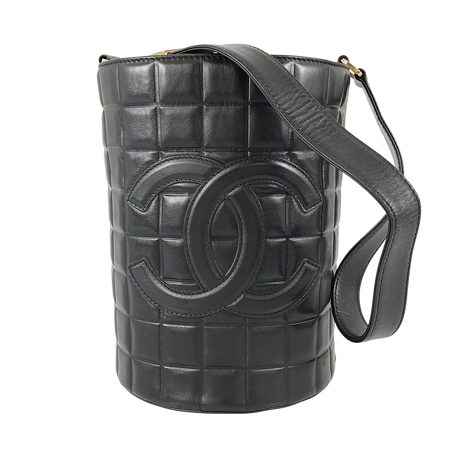 シャネル ショルダーバッグ