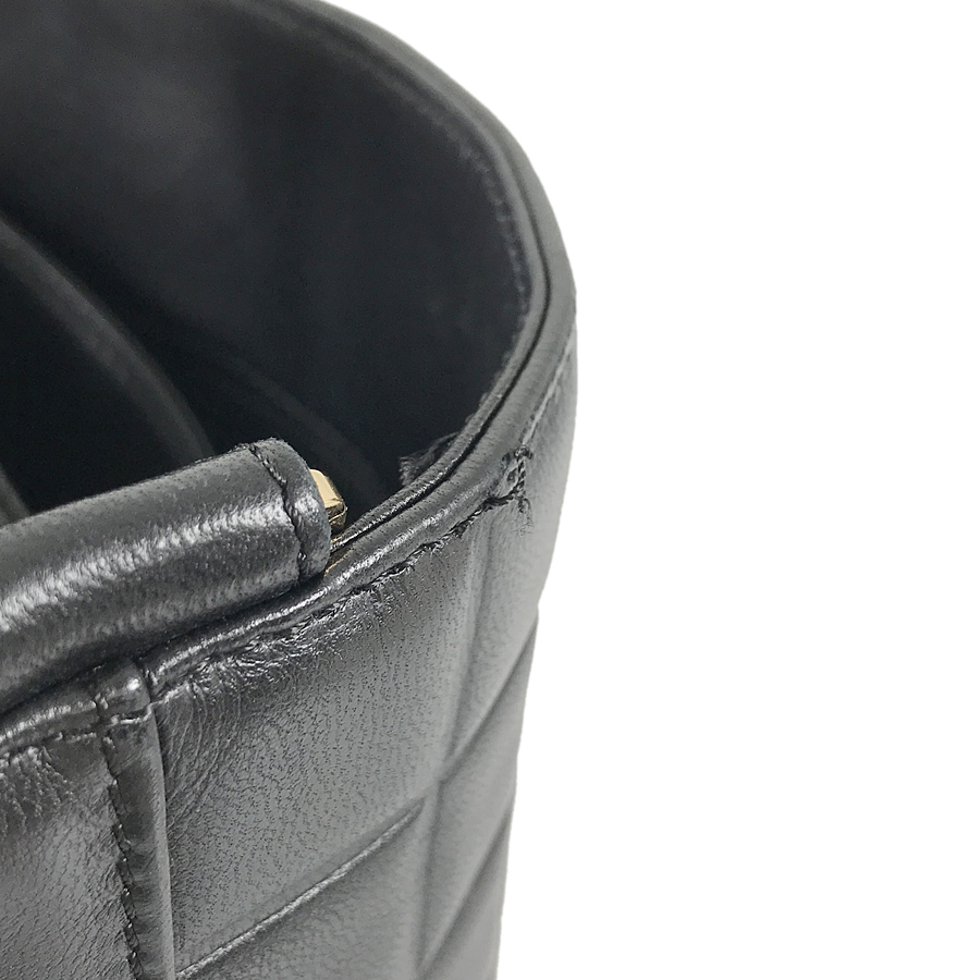 シャネル ショルダーバッグ