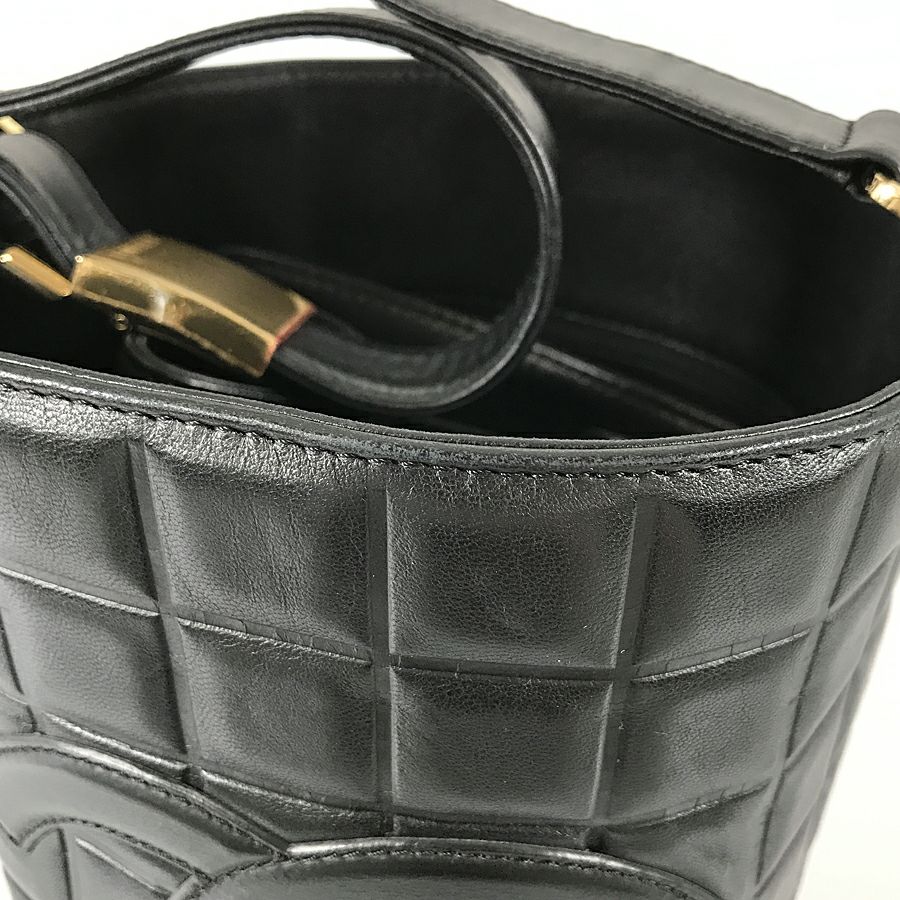 シャネル ショルダーバッグ