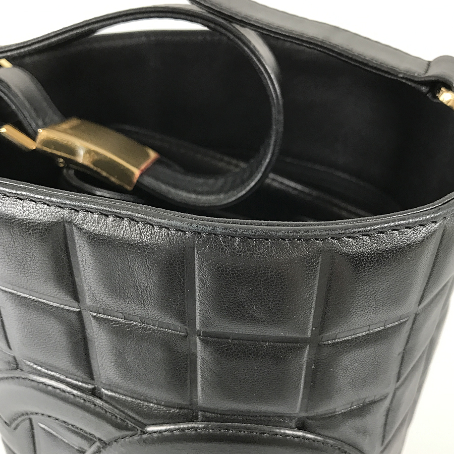 シャネル ショルダーバッグ