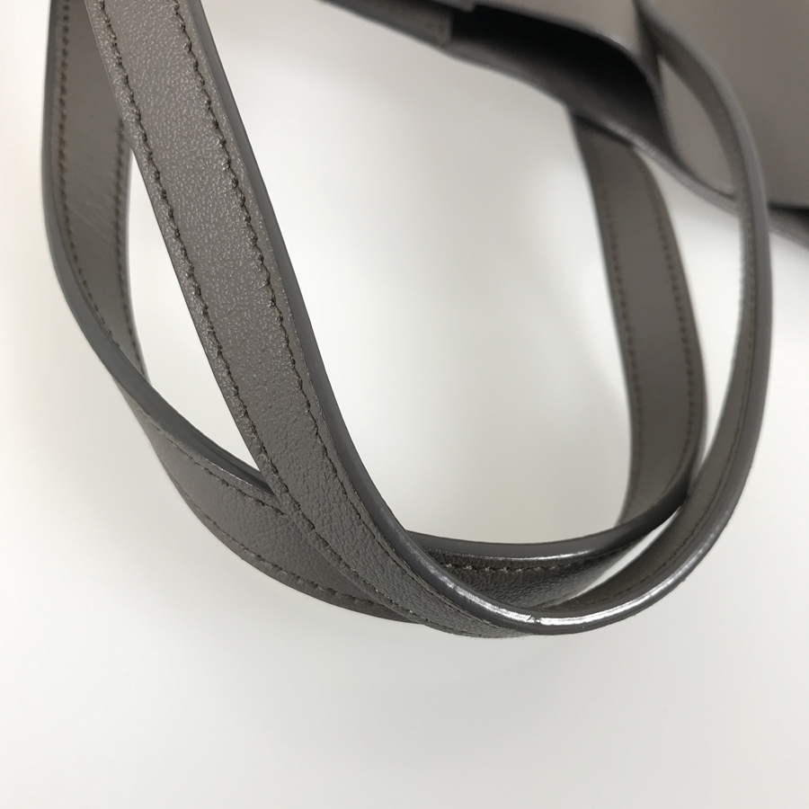 イヴ・サンローラン トートバッグ