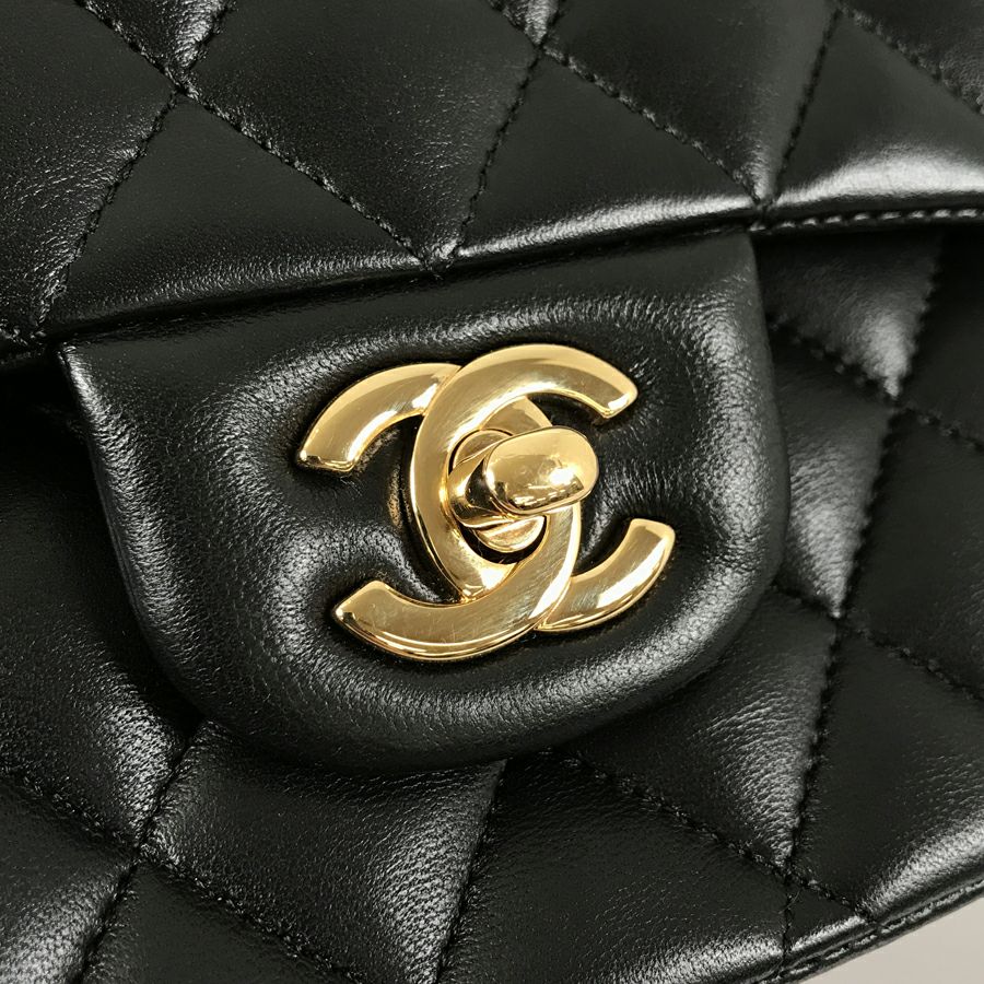 シャネル ショルダーバッグ