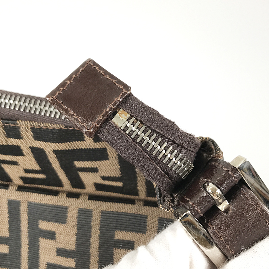 フェンディ ショルダーバッグ