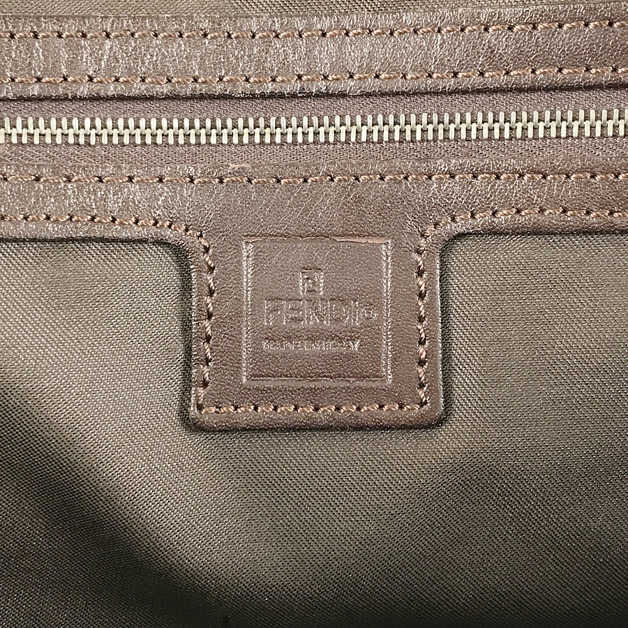 フェンディ ショルダーバッグ