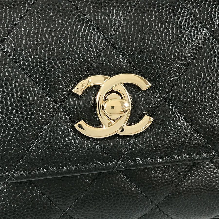 シャネル ショルダーバッグ