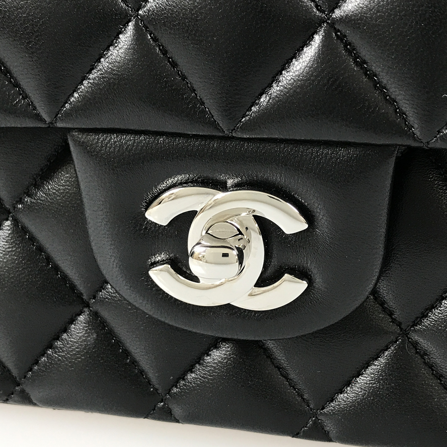 シャネル ショルダーバッグ