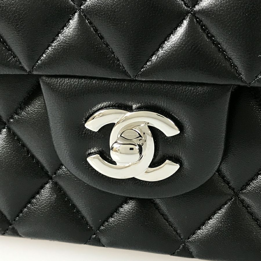 シャネル ショルダーバッグ