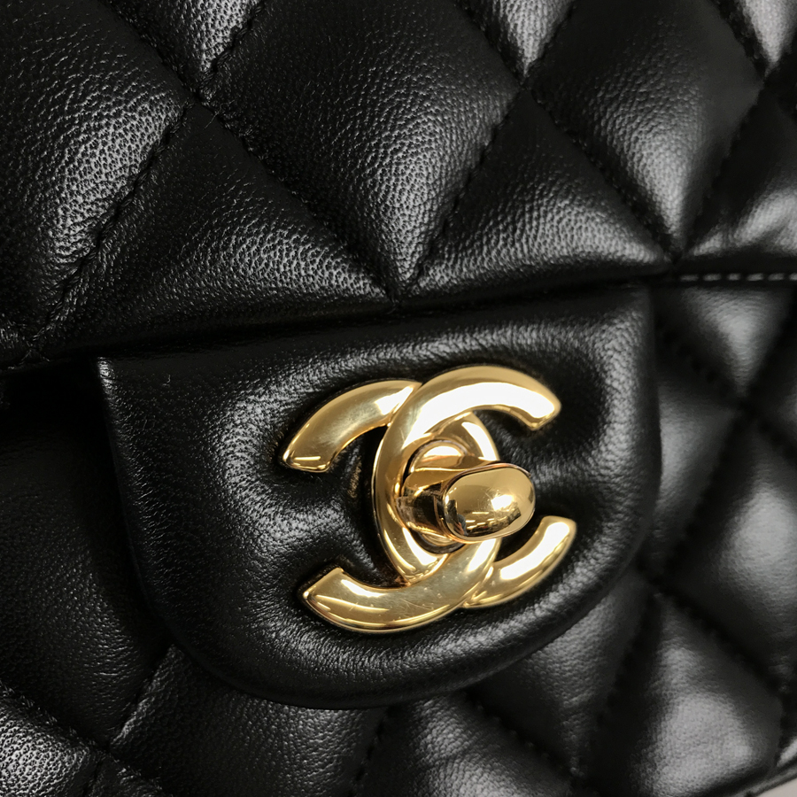 シャネル ショルダーバッグ