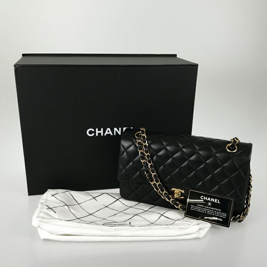 シャネル ショルダーバッグ