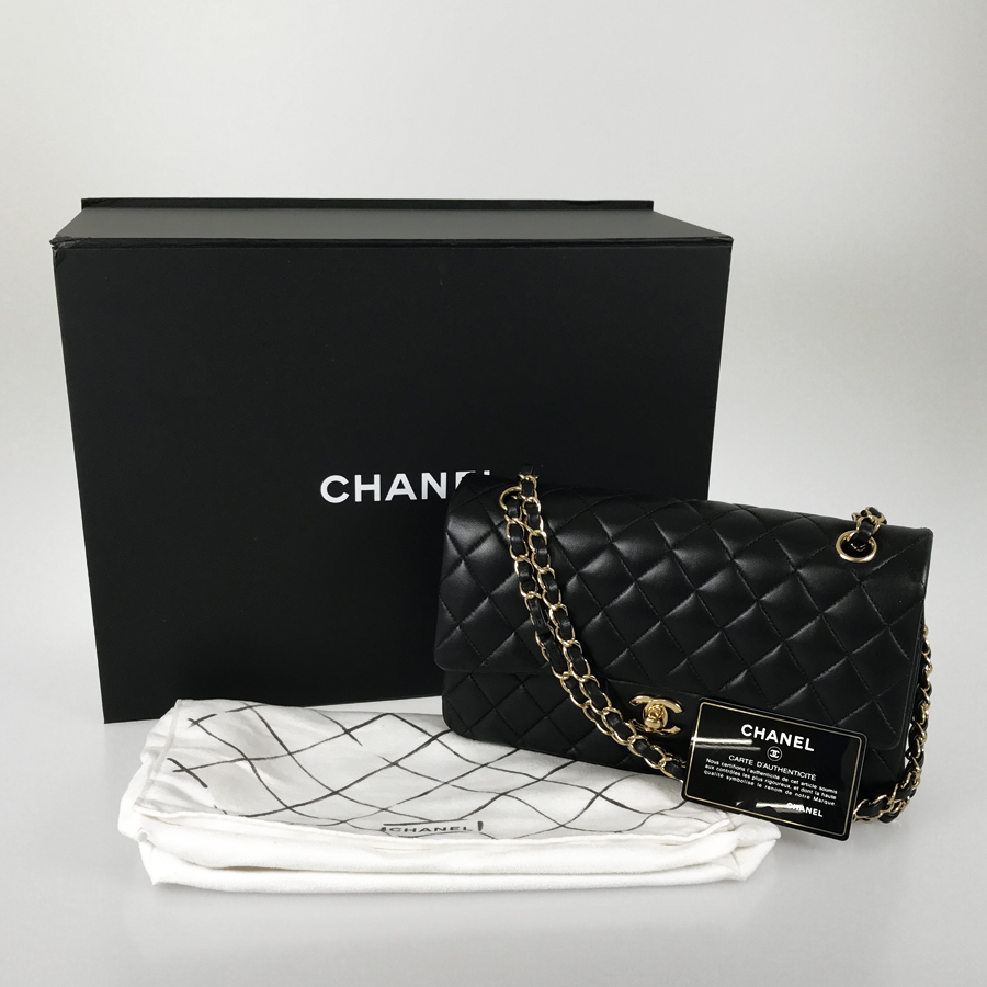 シャネル ショルダーバッグ