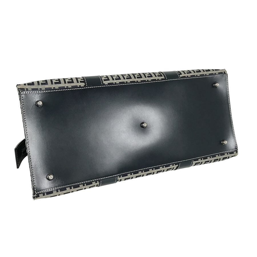 フェンディ ショルダーバッグ