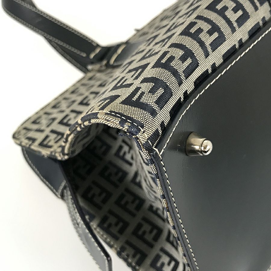 フェンディ ショルダーバッグ