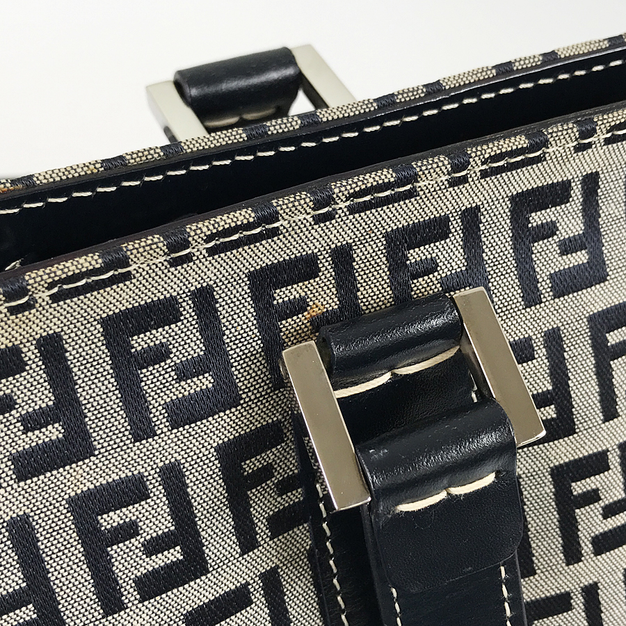 フェンディ ショルダーバッグ