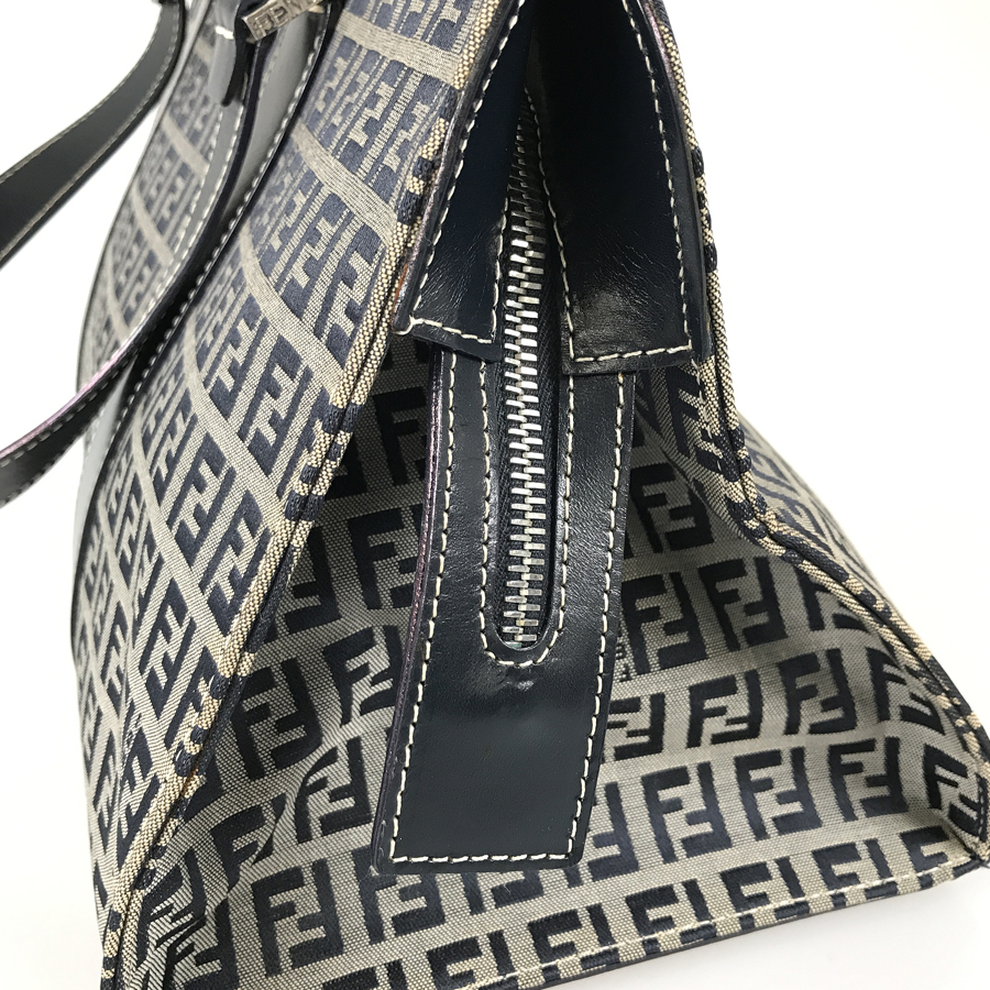 フェンディ ショルダーバッグ