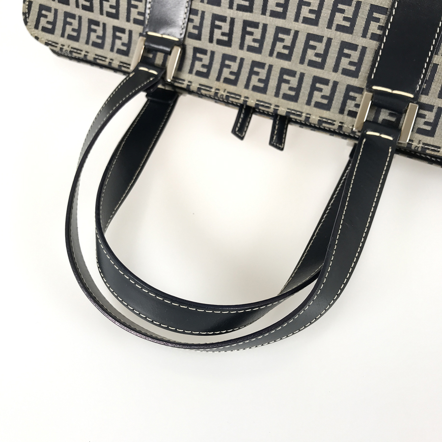 フェンディ ショルダーバッグ