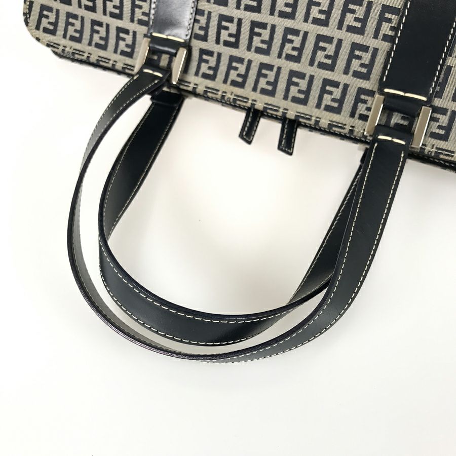 フェンディ ショルダーバッグ