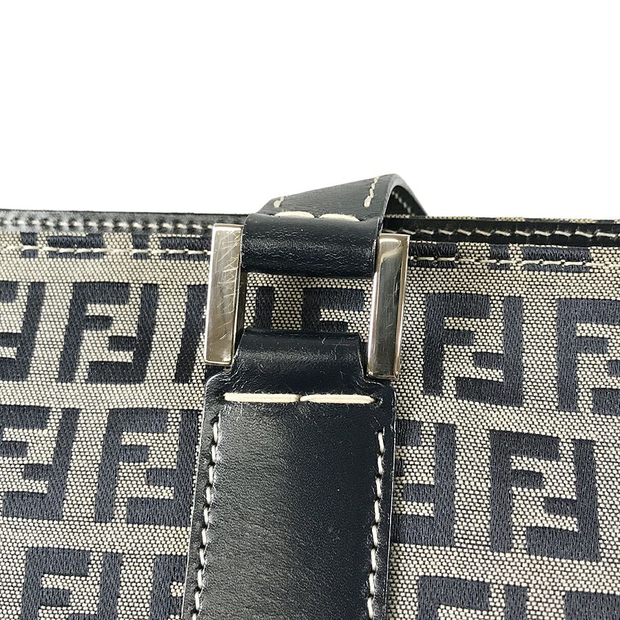 フェンディ ショルダーバッグ