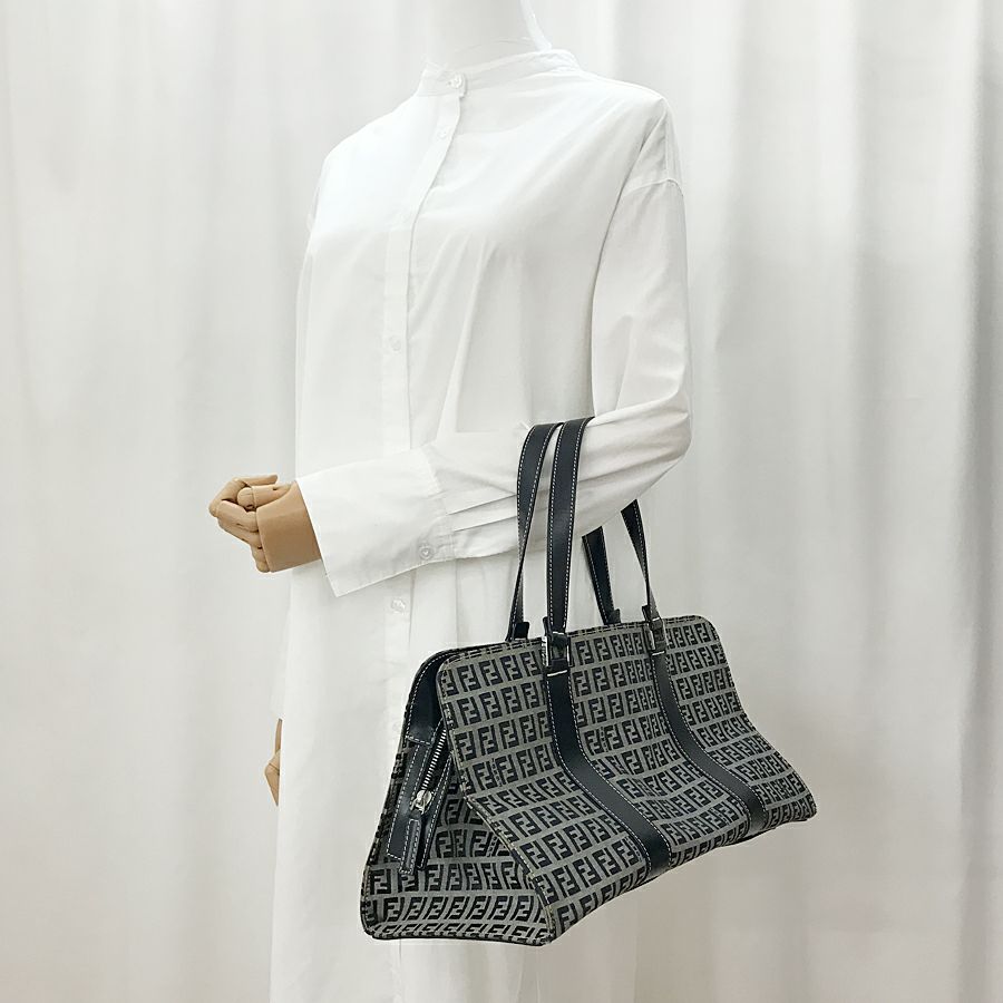 フェンディ ショルダーバッグ