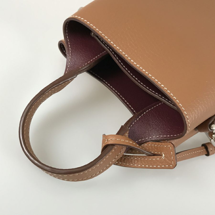 トッズ ハンドバッグ