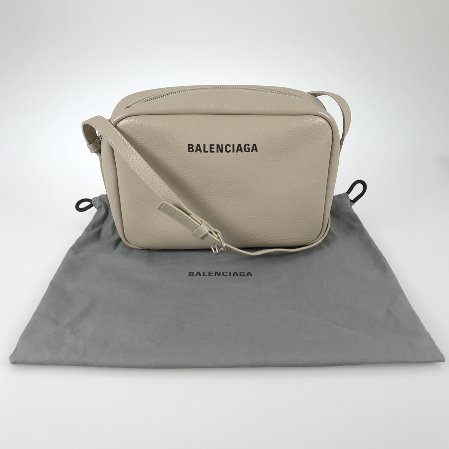 バレンシアガ ショルダーバッグ