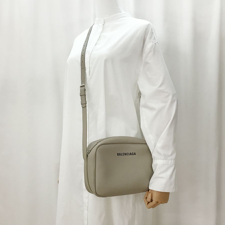 バレンシアガ ショルダーバッグ