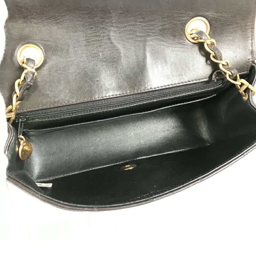 シャネル ショルダーバッグ
