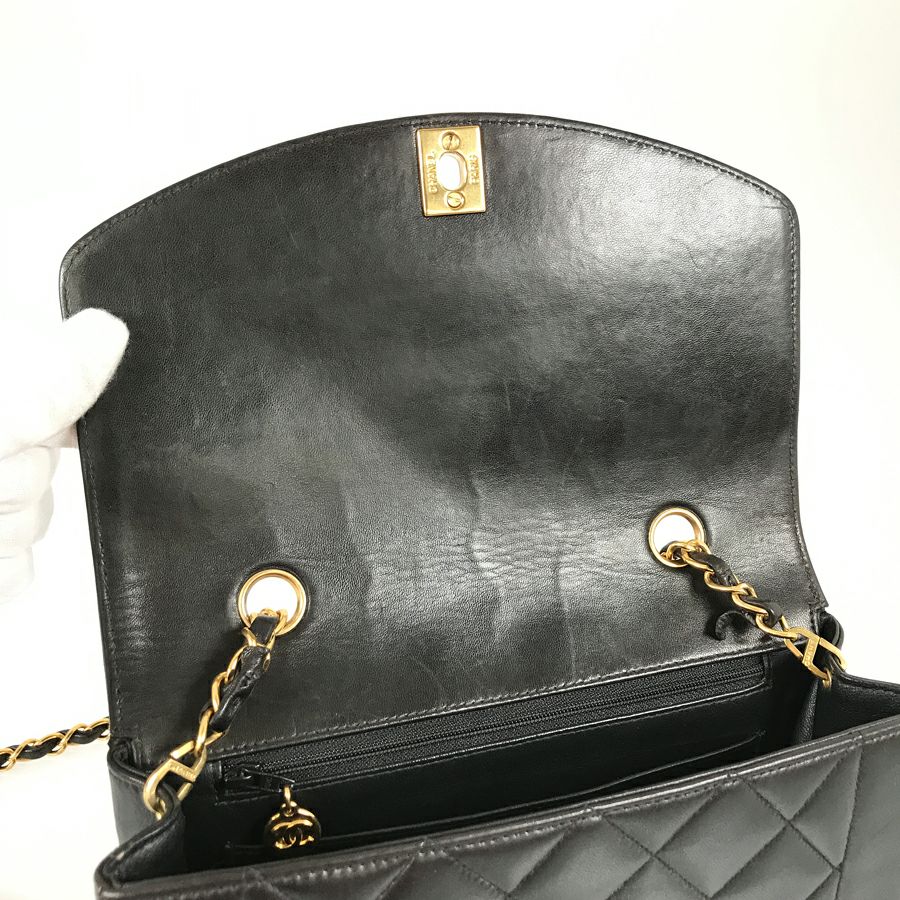 シャネル ショルダーバッグ