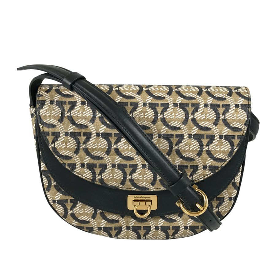 サルヴァトーレフェラガモ ショルダーバッグ