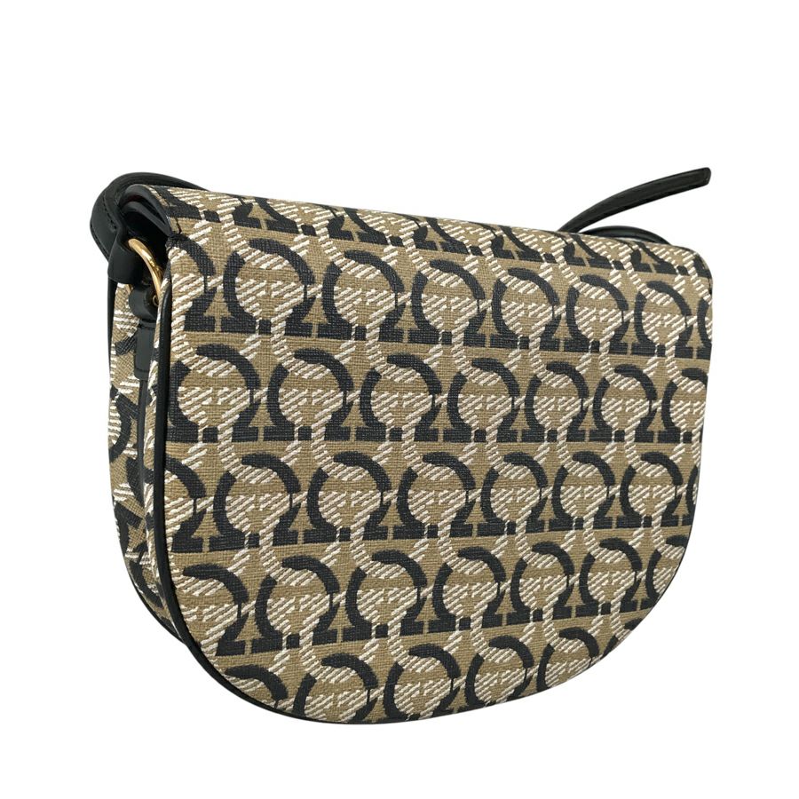 サルヴァトーレフェラガモ ショルダーバッグ