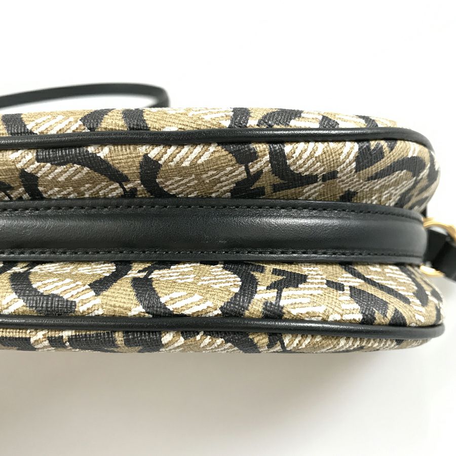 サルヴァトーレフェラガモ ショルダーバッグ