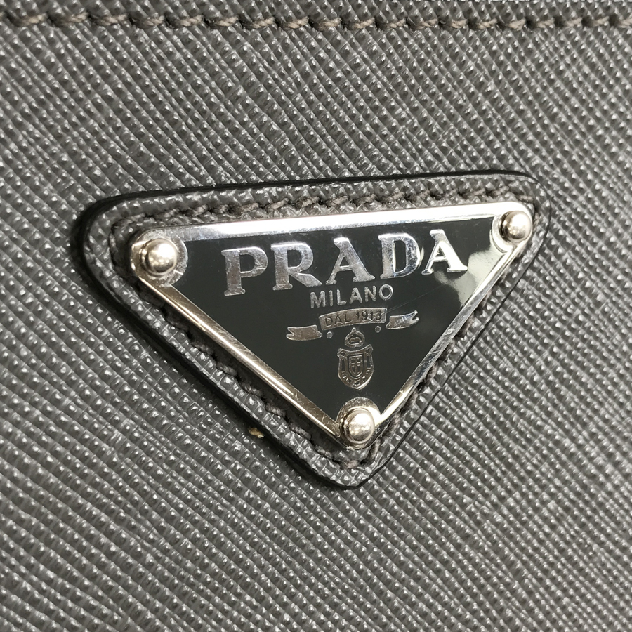 プラダ ハンドバッグ