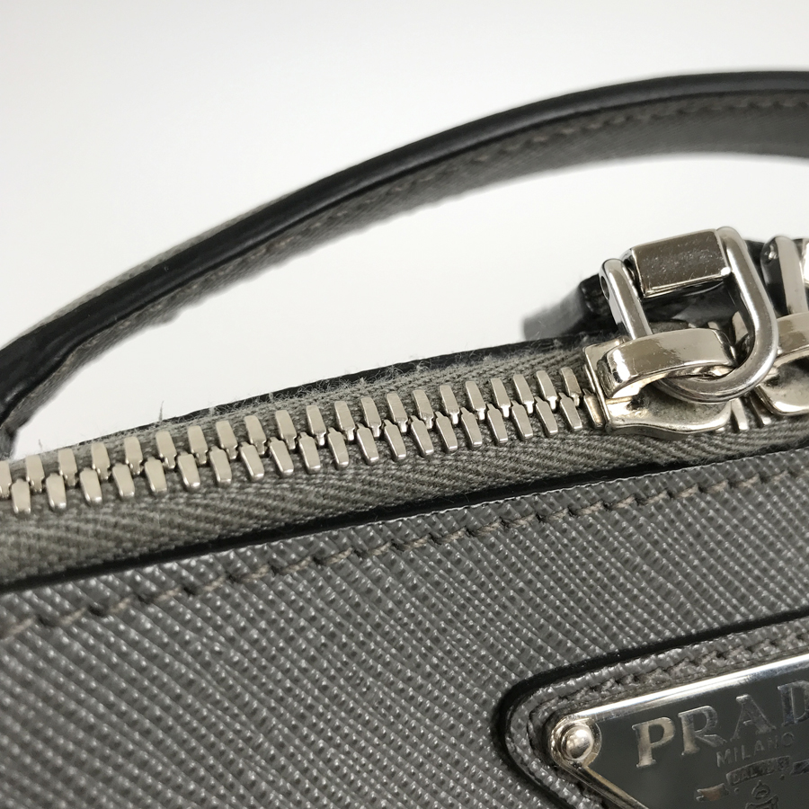 プラダ ハンドバッグ