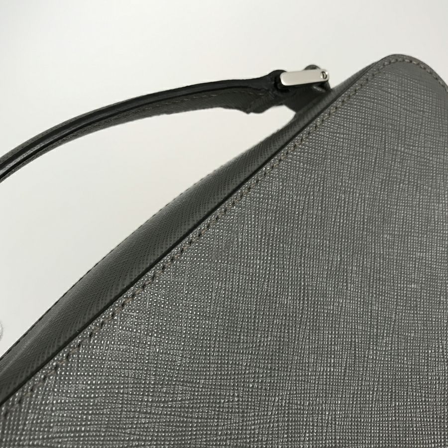 プラダ ハンドバッグ