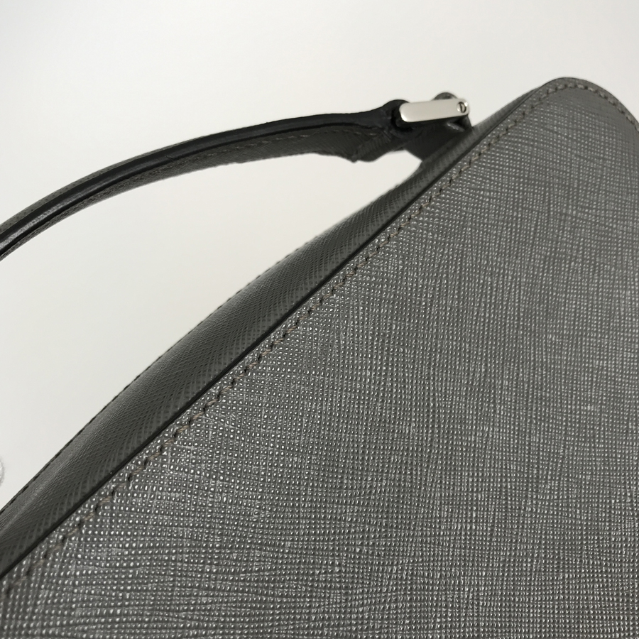 プラダ ハンドバッグ