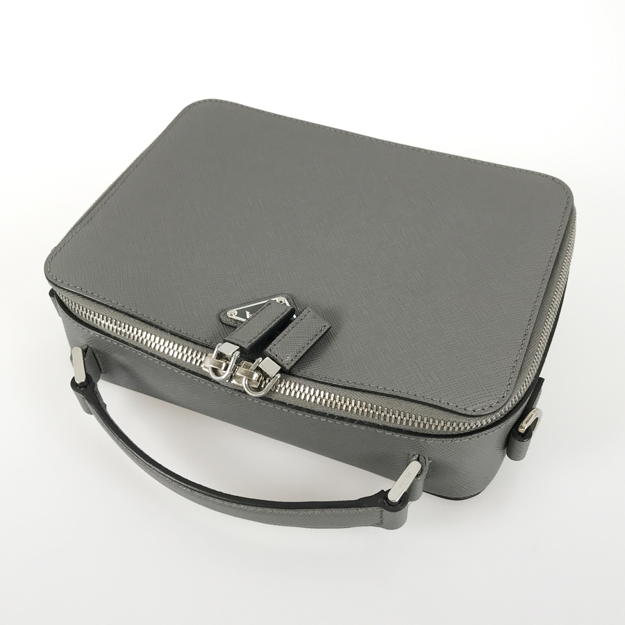 プラダ ハンドバッグ