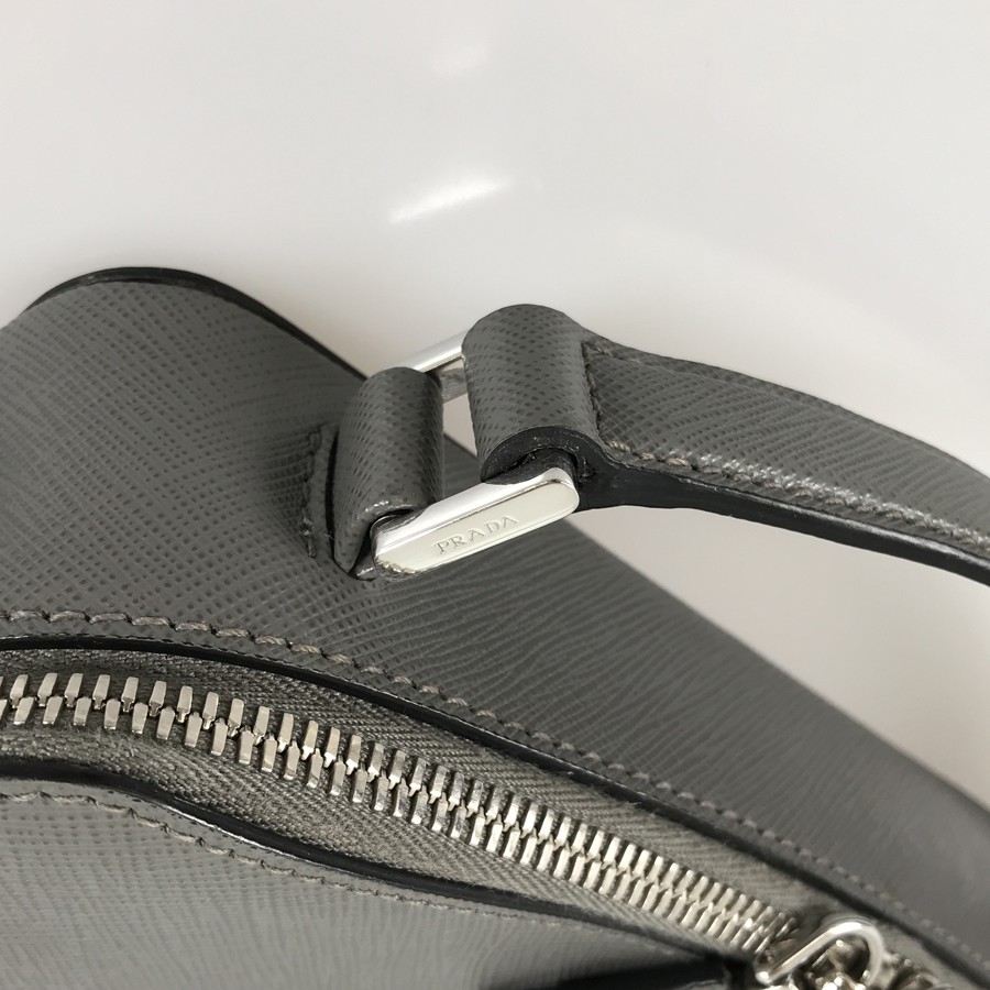 プラダ ハンドバッグ