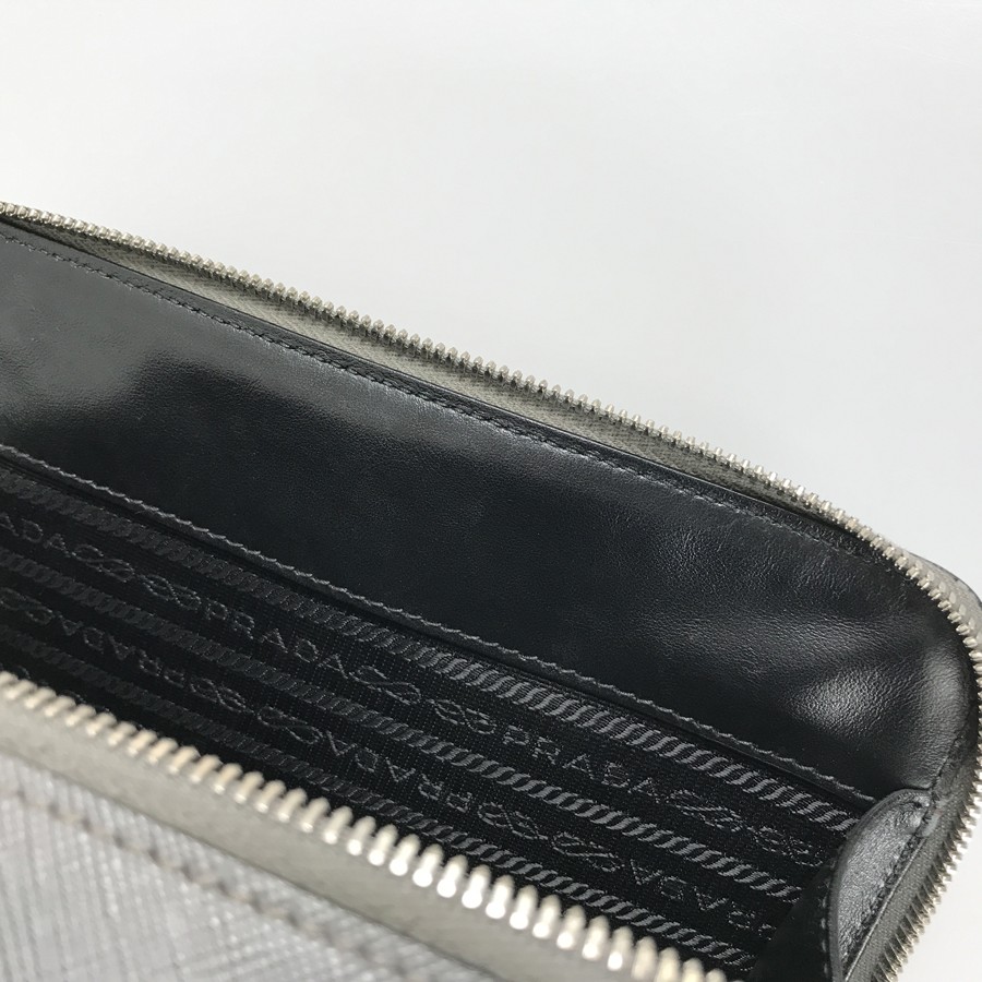 プラダ ハンドバッグ