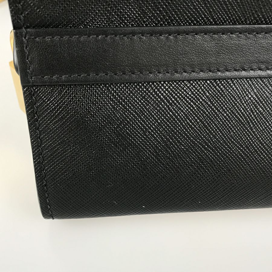 プラダ ハンドバッグ