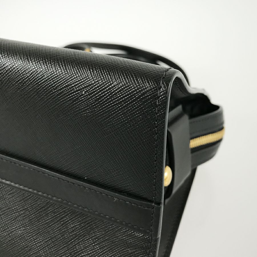 プラダ ハンドバッグ